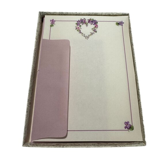 Carlton Cards Floral Stationery Set 30 pages 17 Envelopes 8.5 in by 11 in - Picture 2 of 7
